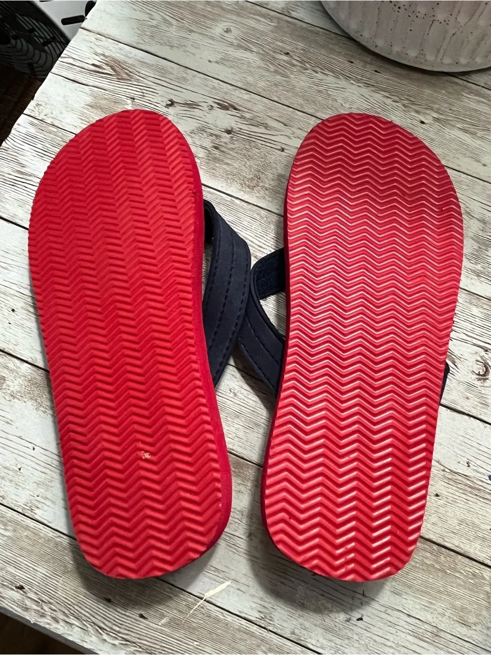 OSH Kosh flip flops